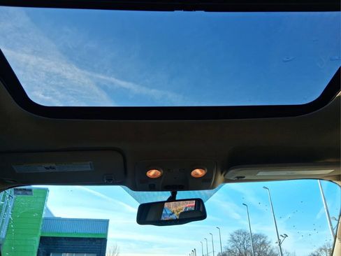 Used 2011 GMC Acadia Denali image 17