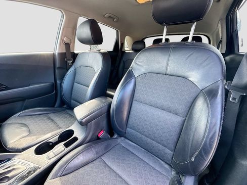 Used 2018 Kia Niro EX w/ EX Touring Graphite Edition FWD image 18
