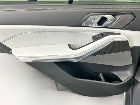 Certified 2026 BMW X5 sDrive40i w/ Climate Comfort Package image 25