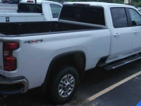 Used 2025 Chevrolet Silverado 2500 LT w/ Convenience Package AWD/4WD image 10