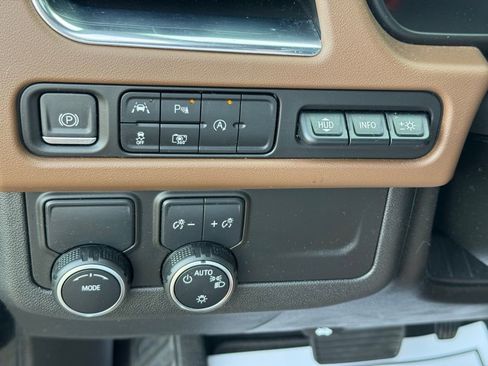 Used 2023 Chevrolet Tahoe High Country w/ Premium Package 2 RWD image 33