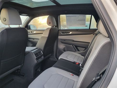 New 2026 Volkswagen Atlas Cross Sport SEL R-Line image 5