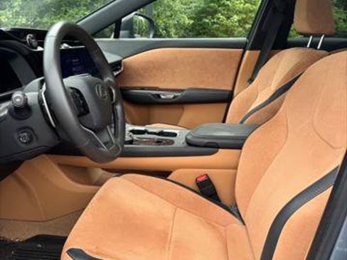 Certified 2023 Lexus RZ 450e Premium w/ Accessory Package (2T) AWD/4WD image 8