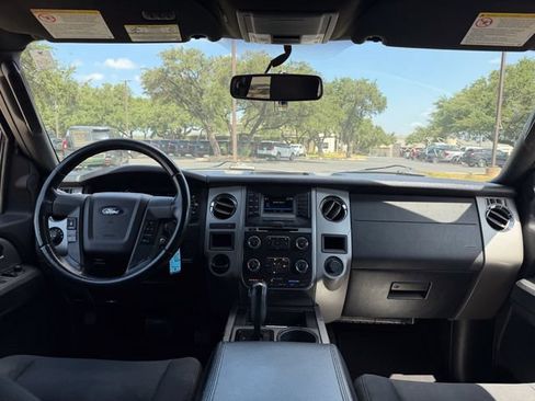 Used 2017 Ford Expedition XLT RWD image 15