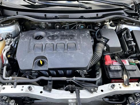 Certified 2018 Toyota Corolla iM FWD image 31