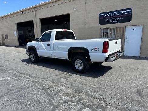 Used 2007 Chevrolet Silverado 2500 W/T w/ Heavy-Duty Power Package AWD/4WD image 7