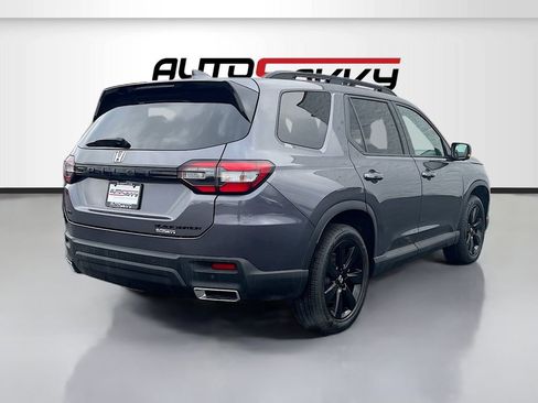 Used 2025 Honda Pilot Black Edition image 7