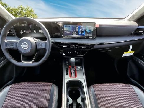 New 2026 Nissan Kicks SR w/ Cold Weather Package FWD image 5