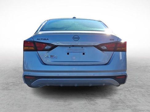 Used 2024 Nissan Altima 2.5 SV image 5