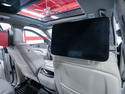 Used 2024 Cadillac Escalade ESV Sport Platinum w/ LPO, ONYX Package image 36