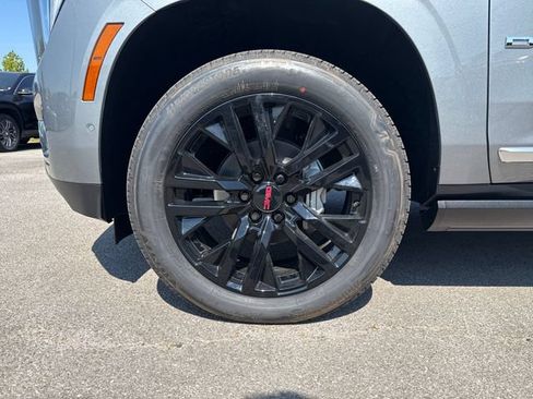 New 2026 GMC Yukon XL Denali w/ Sun & Power Step Package AWD/4WD image 10