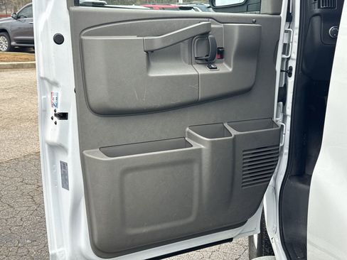 Used 2024 GMC Savana 2500 w/ Driver Convenience Package image 14
