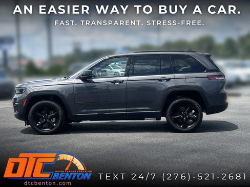 Used 2025 Jeep Grand Cherokee Limited w/ Luxury Tech Group II AWD/4WD image 6