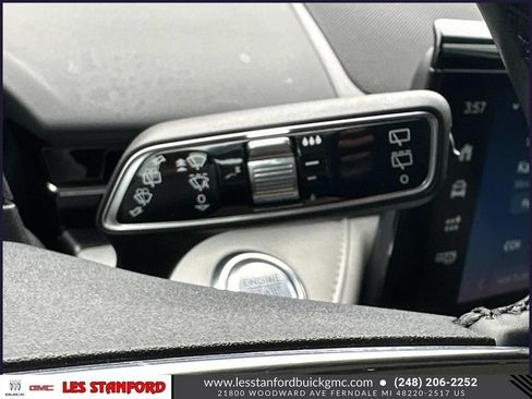 Used 2024 Lincoln Nautilus Premier AWD/4WD image 26