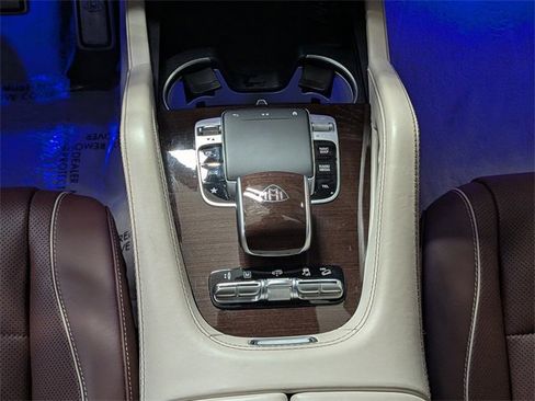 Used 2023 Mercedes-Benz Maybach GLS 600 4MATIC image 12