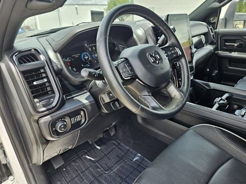 Used 2025 RAM 3500 Limited AWD/4WD image 18