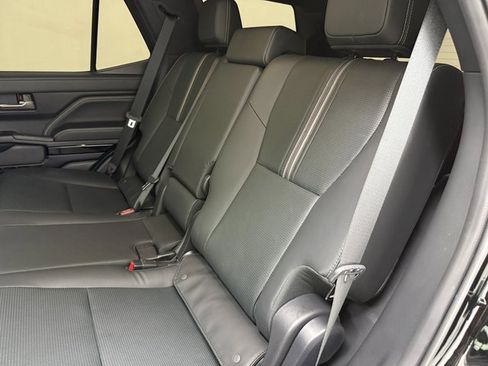 Used 2025 Toyota 4Runner Limited image 34