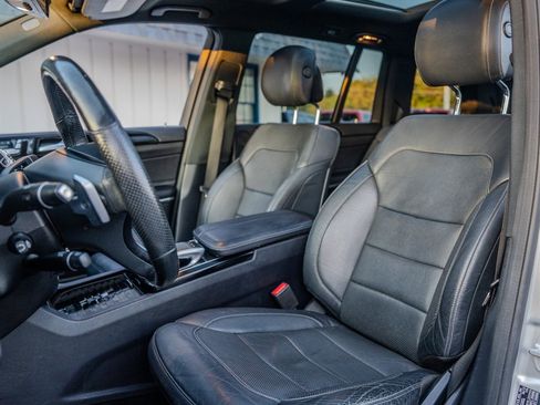 Used 2018 Mercedes-Benz GLS 550 4MATIC image 25