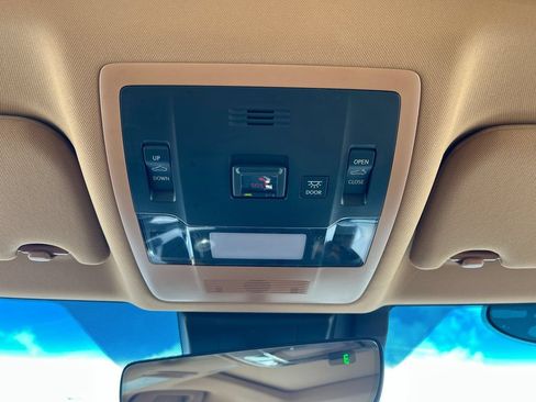 Used 2025 Lexus ES 350 w/ Premium Package FWD image 36