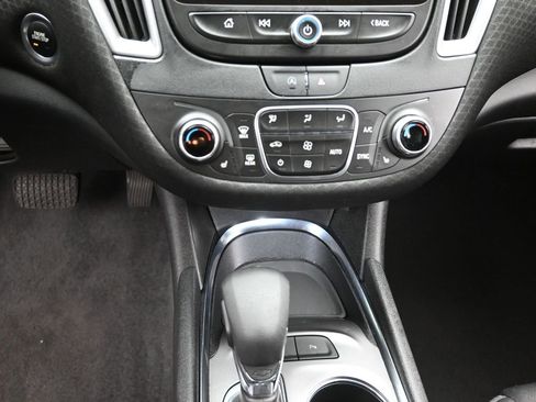 Used 2024 Chevrolet Malibu LT image 16