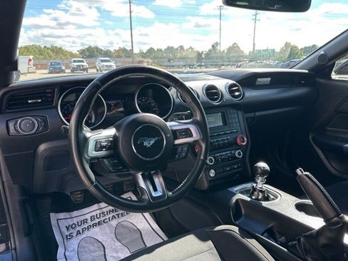 Used 2018 Ford Mustang Coupe image 11