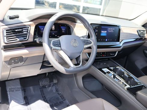 Used 2024 Volkswagen Atlas SEL AWD/4WD image 13