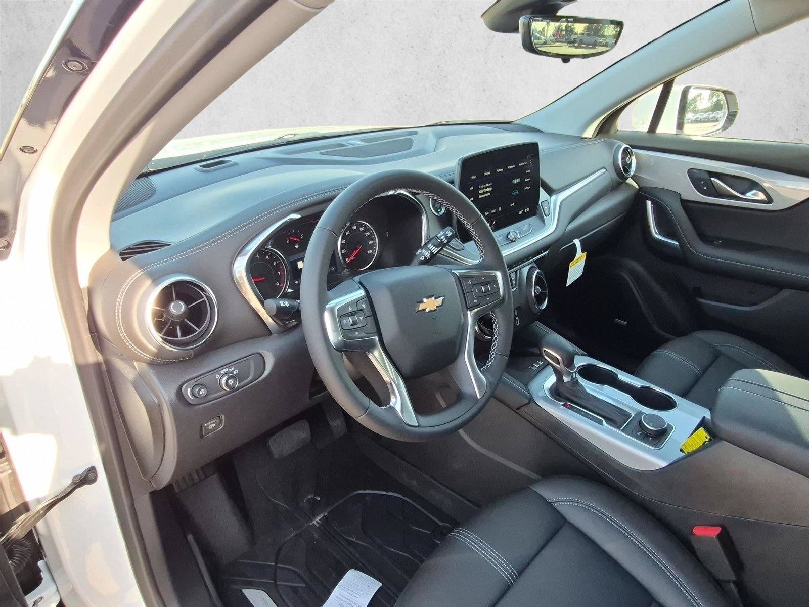 New 2026 Chevrolet Blazer LT w/ Sound & Technology Package FWD image 3