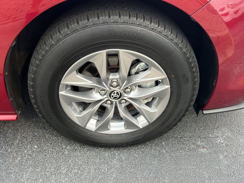 Certified 2022 Toyota Sienna XLE w/ XLE Plus Package image 39