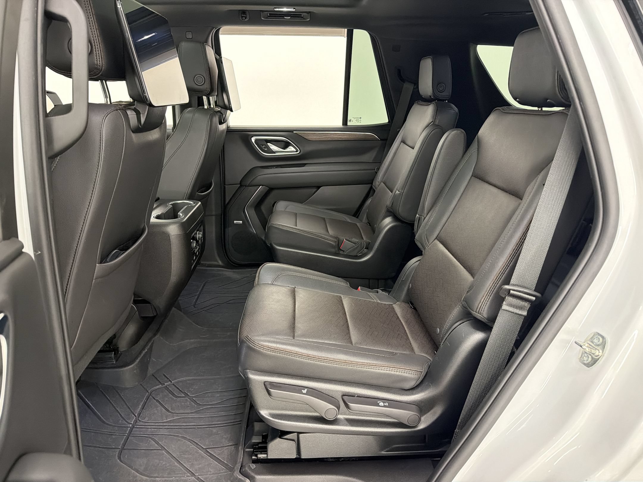 Used 2023 Chevrolet Tahoe High Country w/ Advanced Technology Package AWD/4WD image 26
