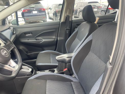 Used 2025 Nissan Versa SV image 27