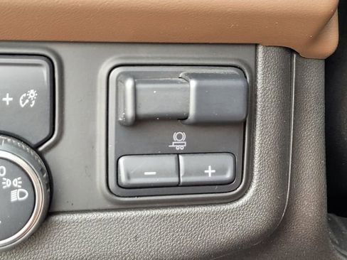 Used 2021 Chevrolet Suburban High Country w/ Premium Package image 30