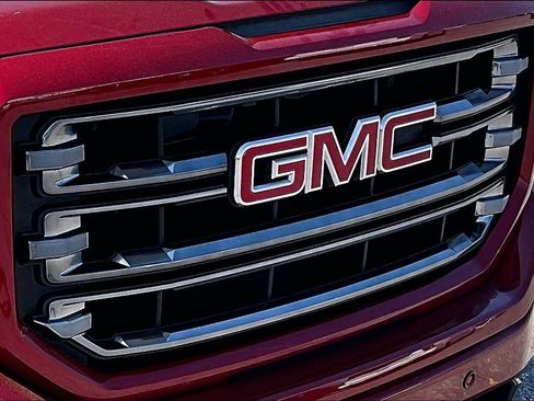 Used 2018 GMC Sierra 1500 SLT image 29