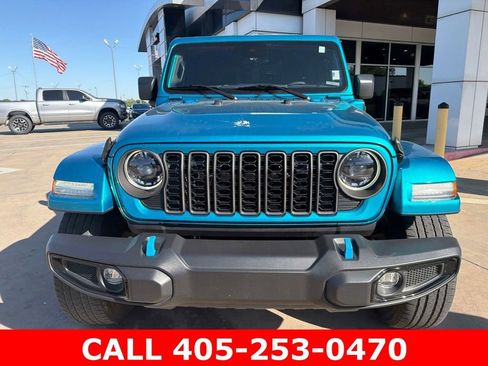 Used 2024 Jeep Wrangler Unlimited w/ Convenience Group AWD/4WD image 22