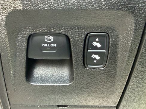 Used 2020 RAM 1500 Laramie AWD/4WD image 14