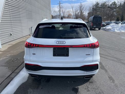 Used 2025 Audi Q5 Premium w/ Convenience Package image 32