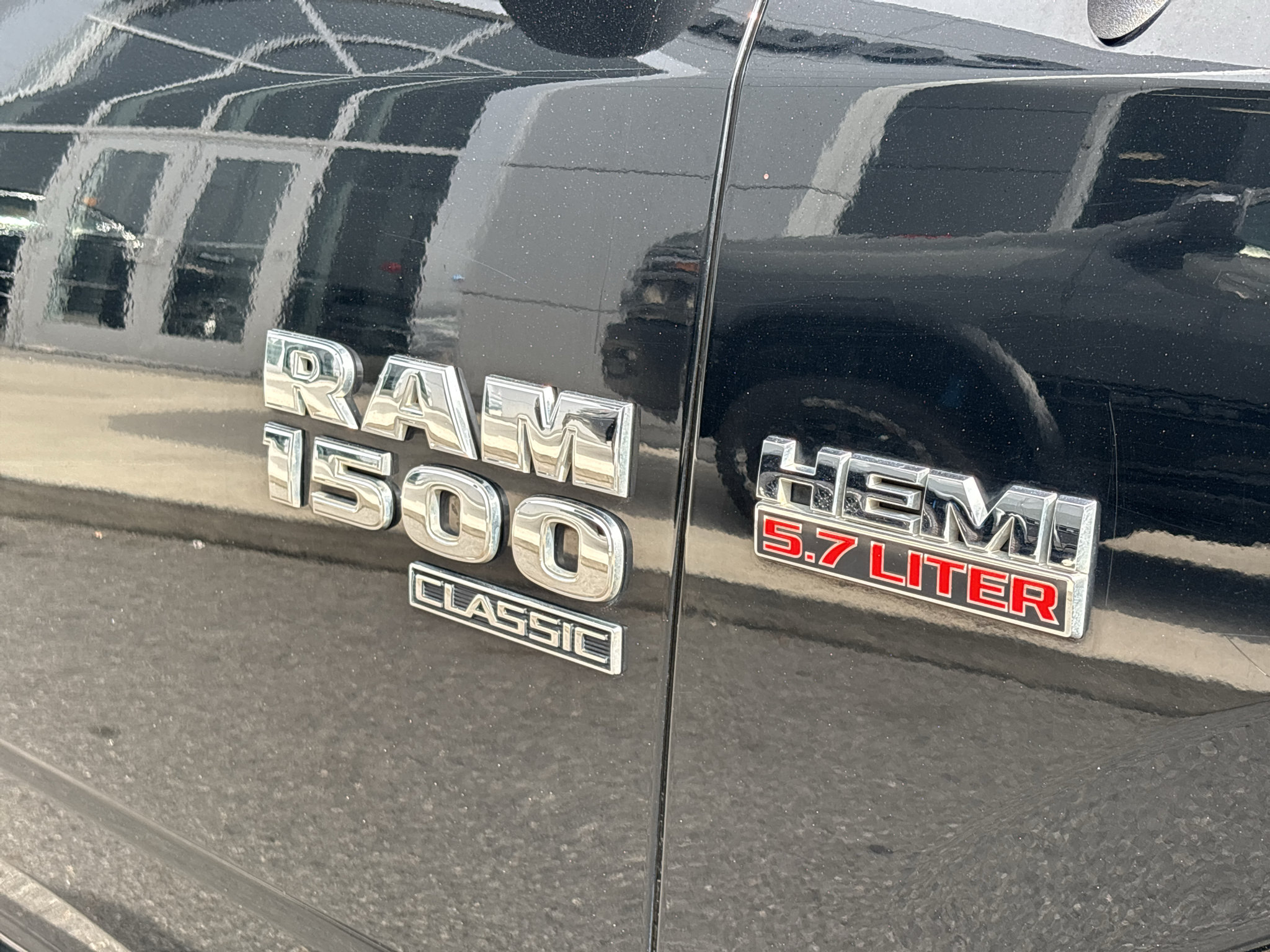 Used 2020 RAM 1500 Classic SLT RWD image 7