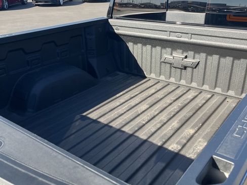 Used 2025 Chevrolet Silverado 1500 ZR2 image 12