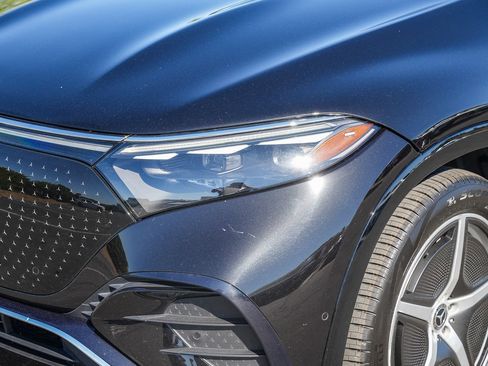 Certified 2023 Mercedes-Benz EQS 580 4MATIC SUV image 8