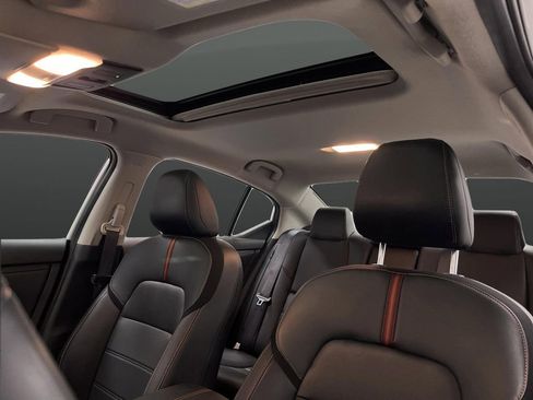 Certified 2023 Nissan Sentra SR w/ SR Premium Package image 7