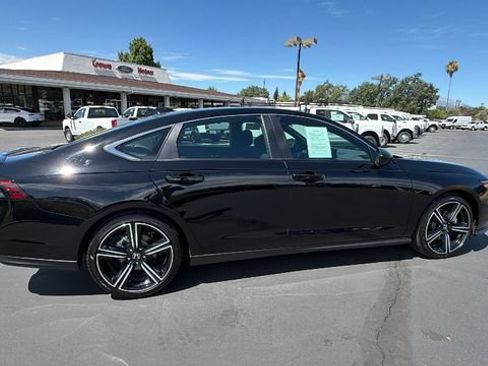 Used 2023 Honda Accord Sport image 3
