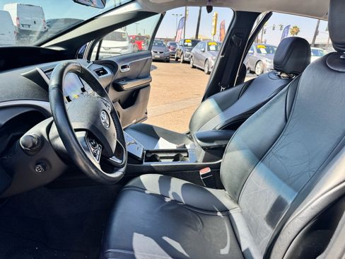 Used 2017 Toyota Mirai FWD image 9