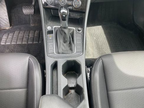 Used 2023 Volkswagen Jetta SE FWD image 22