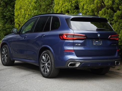 Used 2022 BMW X5 xDrive40i w/ M Sport Package AWD/4WD image 5