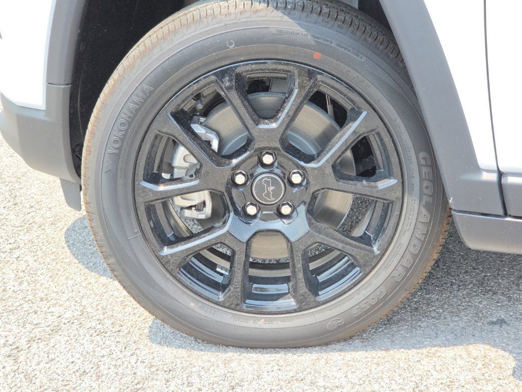 New 2026 Jeep Compass Latitude AWD/4WD image 10