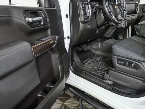 Certified 2021 Chevrolet Silverado 1500 LT w/ Z71 Off-Road Package AWD/4WD image 7