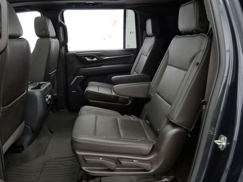 Used 2021 GMC Yukon XL Denali w/ Denali Premium Package AWD/4WD image 19