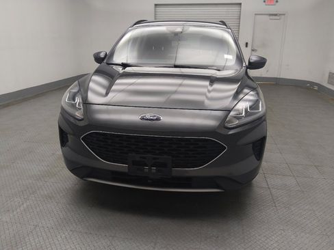 Used 2020 Ford Escape SE image 15