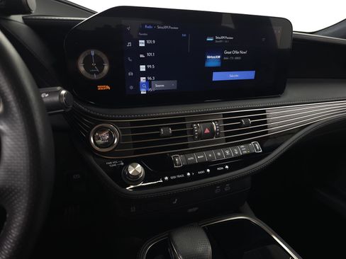 Used 2023 Lexus LS 500 F Sport w/ Accessory Package (Z2) image 25