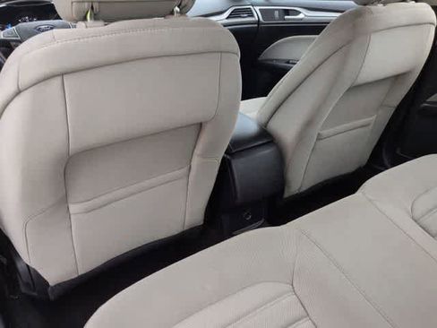 Used 2018 Ford Fusion S image 18