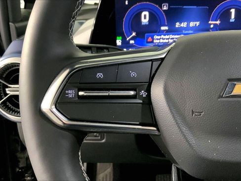 Used 2025 Chevrolet Equinox EV LT image 18